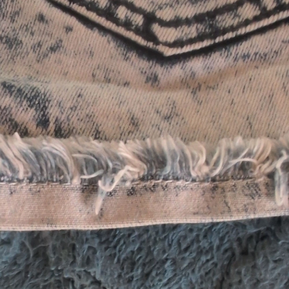 BOGO🏷️Vintage 90"a Rocker Girl Studded Acid Wash Denim Shorts - Picture 13 of 13